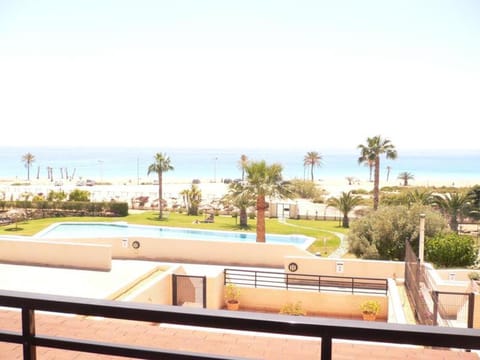 Pool view, Sea view