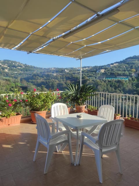 View (from property/room), Balcony/Terrace