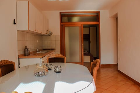 Apartments Pino Eigentumswohnung in Makarska
