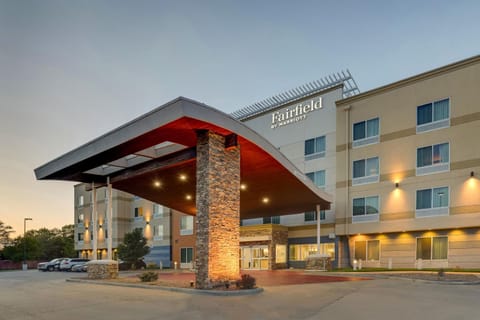 Fairfield Inn and Suites Hutchinson Hotel in Hutchinson