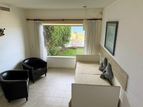 Living room, Garden view, Sea view