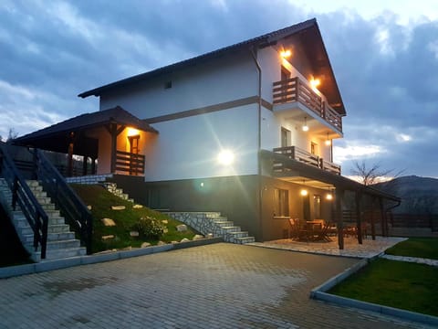 Mera Hills House Bed and Breakfast in Cluj County