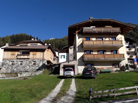 Appartamento Vista Dolomiti by GoNewLocation Condominio in Moena