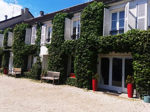 La Petardière Apartment in Île-de-France