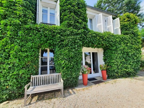 La Petardière Apartment in Île-de-France