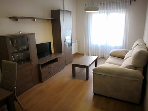 Apartamentos Torre de Gredos Condominio in Arenas de San Pedro