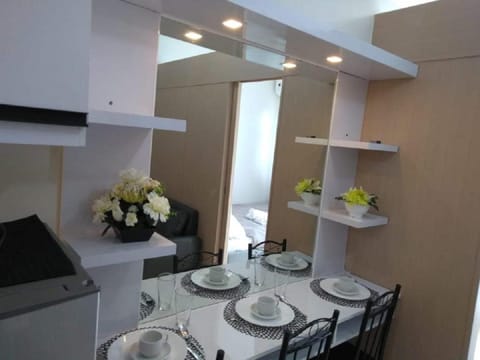Trees Residences by Jhoms 1BR with Balcony WiFi Netflix Condo in Quezon City