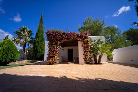 Villa Tegui is a luxury villa close to San Rafael and 10 min drive to Ibiza Town and San Antonio Villa in Ibiza
