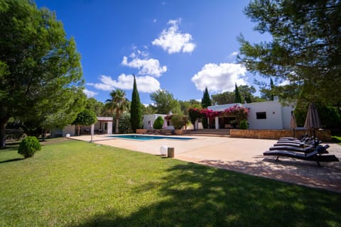 Villa Tegui is a luxury villa close to San Rafael and 10 min drive to Ibiza Town and San Antonio Chalet in Ibiza