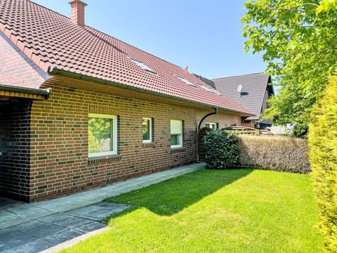 Holiday Home Kranichstraße by Interhome House in Butjadingen