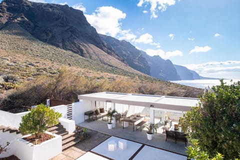 Patio, Mountain view