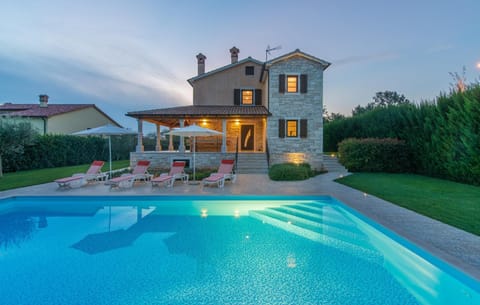 Spacious Villa Nikka with Beautiful Garden and Pool Villa in Istria County