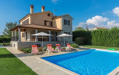 Spacious Villa Nikka with Beautiful Garden and Pool Villa in Istria County