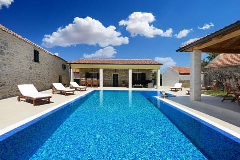 Balcony/Terrace, Swimming pool