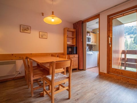 Charmant appartement 3 chambres avec balcon, proches des pistes et de l'ESF, animaux acceptés - FR-1-356-316 Apartment in Les Avanchers-Valmorel