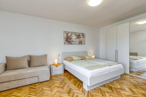 Bed, Photo of the whole room, Bedroom, wardrobe