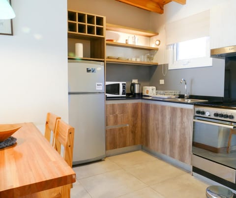 Kitchen or kitchenette, minibar, pet friendly, stove, toaster