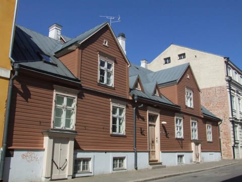 Facade/entrance, City view