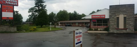 Franklin Motel, Tent & Trailer Park Motel in North Bay