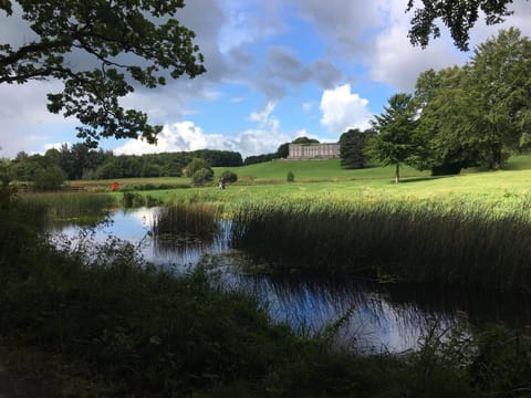 Nearby landmark, Neighbourhood, Natural landscape