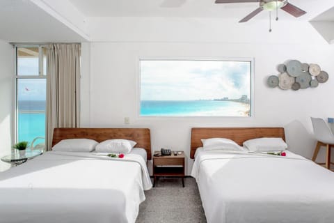Stunning! 2 BDRM Beach/Oceanfront Condo on Cancun Beach - Hotel Zone Apartment hotel in Cancun