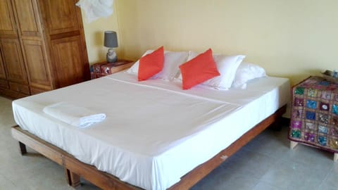 One bedroom house at Trou aux Biches Beach 250 m away from the beach with garden and wifi Casa in Trou-aux-Biches