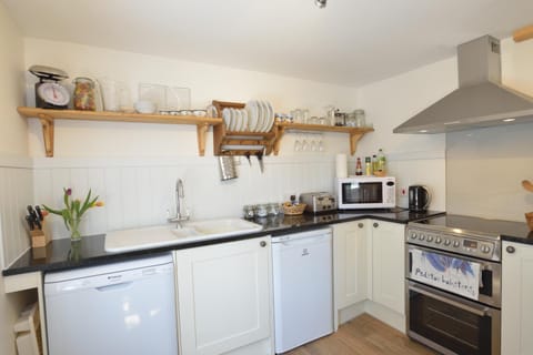 Althea House with parking Apartment in Padstow