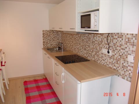 Kitchen or kitchenette, kitchen, kitchen