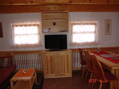 TV and multimedia, Living room, Dining area