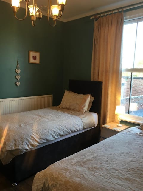 The Townhouse B and B Bed and Breakfast in Aylesbury