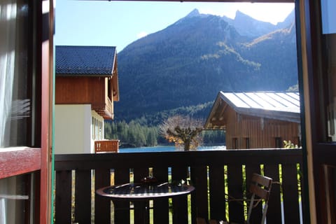 Balcony/Terrace, Mountain view