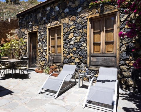 Charming Rustic House El Pinar & Wifi Country House in El Hierro