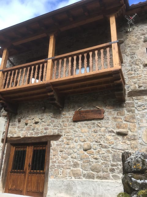 LA RAMA DEL CASTOR House in Cantabria