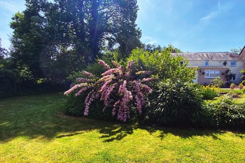 Silhouette Cottage Casa in Forest of Dean