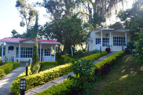 Hostal Fisterra Farm Stay in Santander, Colombia