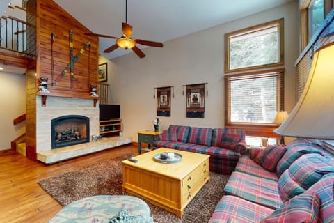 Courtside 23 - Spacious East Vail Townhome House in Vail