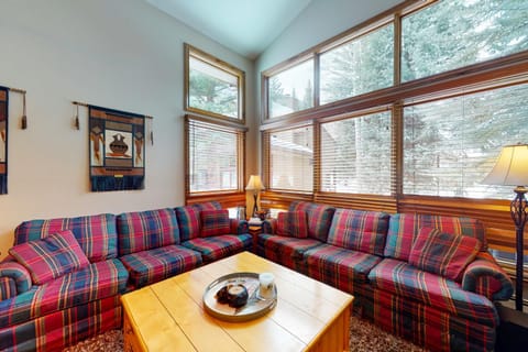 Courtside 23 - Spacious East Vail Townhome House in Vail
