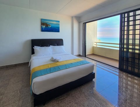 'Sunny seaview condo' at Regency by Shine Stay Condominio in Port Dickson