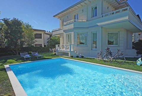 Facade/entrance, Garden, Swimming pool