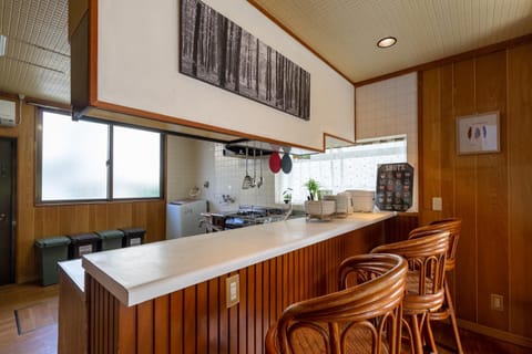 Dining area, minibar