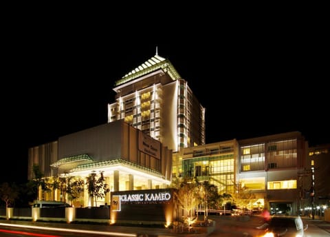 Property building, Facade/entrance, Night, City view, Location, Parking