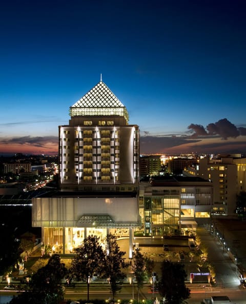 Property building, Facade/entrance, Night, Bird's eye view, City view, Location, Parking