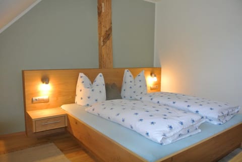 Haus Fischer Nassfeldblick Bed and Breakfast in Friuli-Venezia Giulia