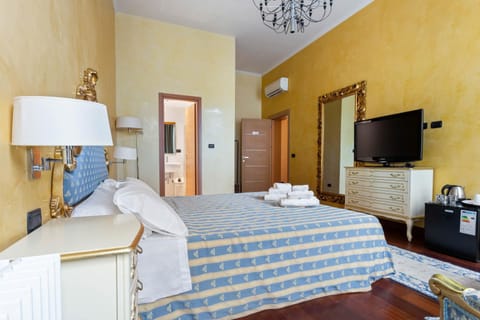 Top Venice Apartments and Rooms San Marco 2442-A Bed and Breakfast in San Marco