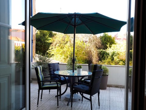 Cool Terrace Apartment Apartment in Porto