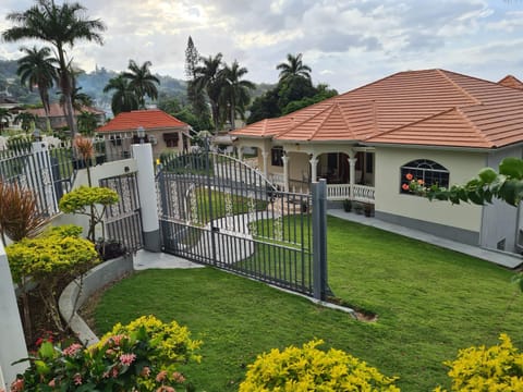 Rose View Apartment Copropriété in Montego Bay
