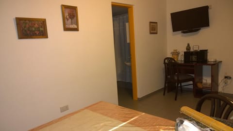 Property building, TV and multimedia, Dining area