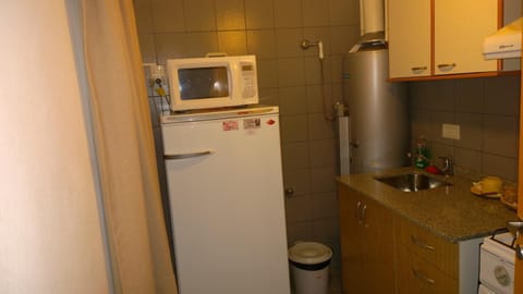 Kitchen or kitchenette, Breakfast, oven