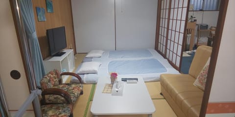 Miyagi Apartment Tomari Condominio in Naha