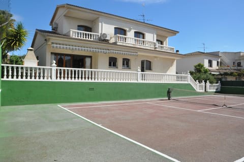 Property building, Tennis court